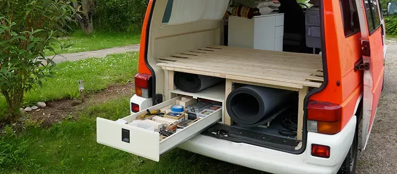Montage d’accessoires camping car